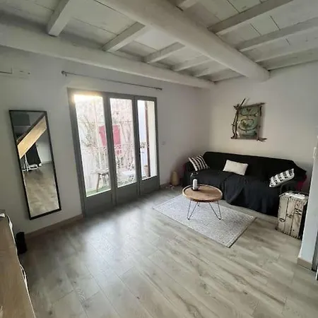 Intra-muros - Balcon Et Parking Apartamento Aigues-Mortes