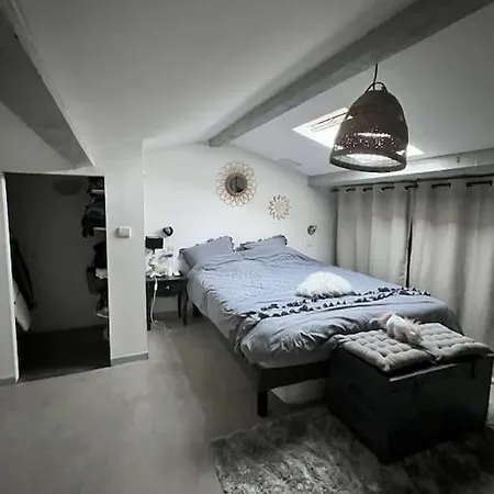Intra-muros - Balcon Et Parking Apartamento *